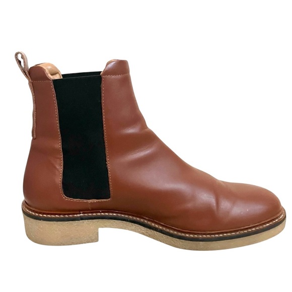 Everlane Leather Chelsea Boots - Picture 4 of 13